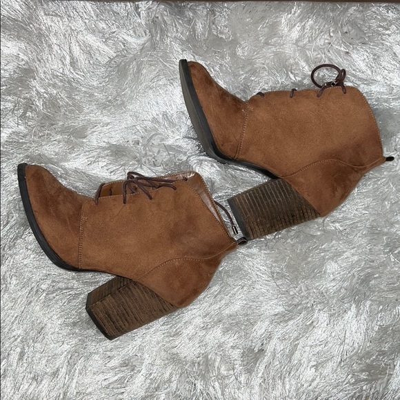 Fall boots - Picture 3 of 6